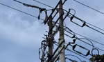 CLIP: Cháy lớn ở trạm biến áp 110 Kv, cột lửa kèm khói bốc cao