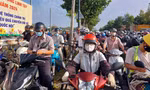 TP HCM: Phương tiện tăng đột biến trên đường Phạm Văn Đồng, kẹt xe kéo dài