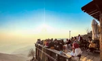 Giới trẻ nô nức đổ về 'thiên đường mây' Tà Xùa ngắm hoàng hôn