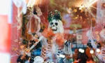 Đồ chơi kinh dị ‘đổ bộ' phố Hàng Mã trước thềm Halloween