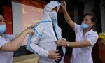 Cận cảnh bộ quần áo chống sốc nhiệt cho nhân viên y tế chống dịch