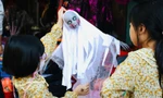 Phố Hàng Mã tràn ngập đồ chơi kinh dị trước ngày lễ Halloween
