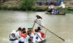 Nhiều nơi học sinh đi đò đến trường