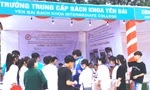 Bạn trẻ tham dự ngày hội việc làm tại Yên Bái 