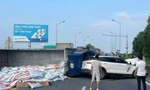 Xe tải lật nghiêng, ô tô con nát đầu sau va chạm trên cao tốc Nội Bài - Lào Cai