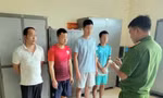 Bắt giữ 5 nhân viên bốc xếp hàng hóa tại sân bay Nội Bài 