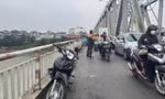 Nam sinh nhảy cầu Chương Dương giữa trời giá rét