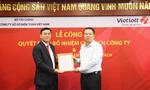 Thứ trưởng Bộ Tài chính Nguyễn Đức Chi trao quyết định bổ nhiệm Chủ tịch Công ty Xổ số Điện toán Việt Nam cho ông Nguyễn Thanh Đạm. 