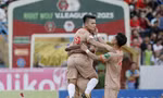 CAHN thắng dễ Viettel 3-0 để chạm tay vào cúp vô địch V-League. (ảnh L.T)