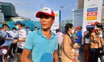 CĐV Việt Nam chật vật tìm vé xem các trận đấu của đội tuyển U22 Việt Nam tại SEA Games 32 (ảnh Thanh Hải)