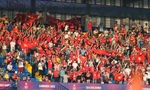 CĐV Việt Nam luôn cháy hết mình với đội tuyển bóng đá quốc gia. (Ảnh Hữu Phạm)