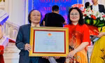Tác giả vui mừng khi nhận tiền Giải thưởng Hồ Chí Minh, Giải thưởng Nhà nước 