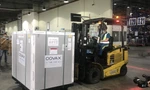 Những lô vắc-xin đầu tiên do COVAX viện trợ về tới Việt Nam sáng 1/4