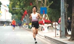 Cao Hà, nhà vô địch Tiền Phong Marathon hệ phong trào đầu tiên Ảnh: Trần Lê Tuấn