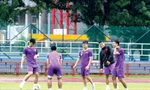 Đội tuyển Việt Nam trong buổi tập đầu tiên tại Singapore ngày 2/12. Ảnh: Anh Đoàn
