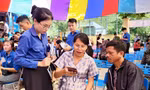 Cùng bà con Cơ Tu chuyển đổi số 