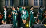 Suboi, Pháo "quẩy" nhiệt tình dưới mưa tại showcase kỷ niệm 10 năm của Phương Mỹ Chi
