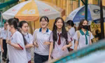 Hai nữ sinh Nam Định và Đồng Tháp đạt điểm 10 môn Văn trong kỳ thi tốt nghiệp