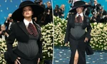 Rihanna chính là "sít rịt" Met Gala 2025: Mẹ bầu chiếm trọn spotlight thảm xanh