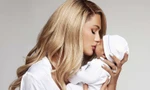 Paris Hilton khoe ảnh con trai mới chào đời, tiết lộ đã chọn tên từ 10 năm trước