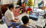 Học sinh học trực tuyến và nỗi khổ của nhiều người
