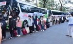 Hàng nghìn sinh viên rời TPHCM về quê đón Tết trên các chuyến xe miễn phí