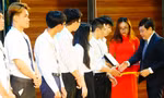 Trường đại học 'chơi sang', trao hàng tỷ đồng học bổng cho sinh viên ngày khai giảng