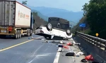 Lật ô tô bán tải trên cao tốc La Sơn - Túy Loan