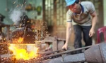 Làng nghề rèn ở phố cổ Bao Vinh đỏ lửa hơn 100 năm