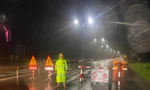 Quốc lộ 1 qua TT-Huế ngập sâu, phải dừng lưu thông 3 đoạn
