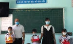 Trao quà, học bổng cho học sinh Trường Tiểu học Phong Chương từ nguồn hỗ trợ của Quỹ Vì tầm vóc Việt và các đơn vị tài trợ, nhà hảo tâm thông qua Báo Tiền Phong 