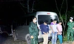 Bất ngờ bên trong ô tô khách 16 chỗ bị Biên phòng chặn bắt trên đường