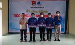Trao vốn khởi nghiệp cho thanh niên
