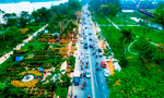 Ngắm xứ Huế khoác ‘áo hoa’ rực rỡ sắc màu ngày Tết