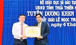 Bộ GD&ĐT tặng bằng khen cho nam giáo viên dũng cảm cứu sống 3 người trong lũ tại Huế