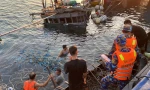Cứu hộ tàu cá chở 11 thuyền viên bị chìm trên vùng biển Thừa Thiên-Huế