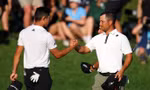 Xander Schauffele (phải) và Collin Morikawa (trái) cạnh tranh chức vô địch