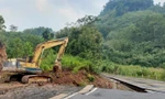 Làm đường tạm để thông tuyến lên Cửa khẩu Quốc tế La Lay