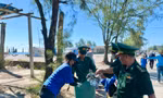 Tuổi trẻ Quảng Trị sôi động làm sạch biển