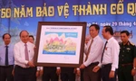 Chủ tịch nước Nguyễn Xuân Phúc ký phát hành bộ tem '50 năm bảo vệ Thành cổ Quảng Trị'