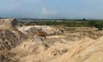 Ngang nhiên đưa cát nạo vét ra khỏi hồ Tà Ranh - Ninh Thuận 