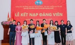 Năm học sinh ưu tú được kết nạp Đảng 