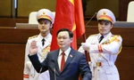Chủ tịch Quốc hội Vương Đình Huệ tuyên thệ. Ảnh Như Ý