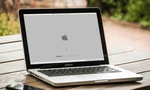 Hàng loạt MacBook trở thành 'cục gạch' sau khi nâng cấp phần mềm