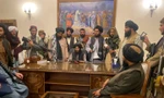 Quân Taliban tuyên bố kiểm soát dinh tổng thống Afghanistan hôm 15/8. Ảnh: AP
