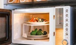 Những thực phẩm tối kỵ với lò vi sóng, có thể hoá thành ‘thuốc độc’