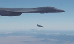 Máy bay B-1B Lancer phóng tên lửa AGM-158 JASSM. Ảnh: Không quân Mỹ