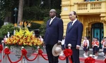 Chủ tịch nước Nguyễn Xuân Phúc chủ trì lễ đón Tổng thống Uganda 