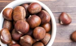 Hạt dẻ là món khoái khẩu mùa đông tuy nhiên ăn không đúng cách có thể gây độc cho cơ thể 