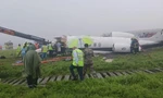 Ấn Độ: Máy bay hạ cánh trượt đường băng, gãy làm đôi